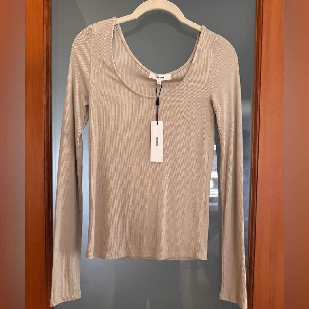Classic Scoop Neck Long Sleeve in Dune - Picture 2 of 6